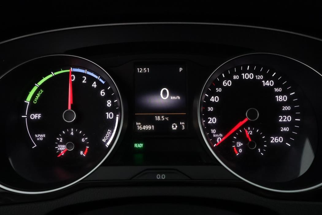 VOLKSWAGEN Passat 2016