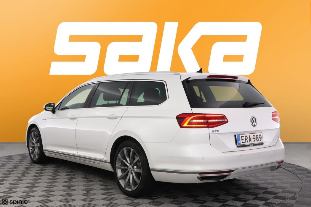 VOLKSWAGEN Passat 2016