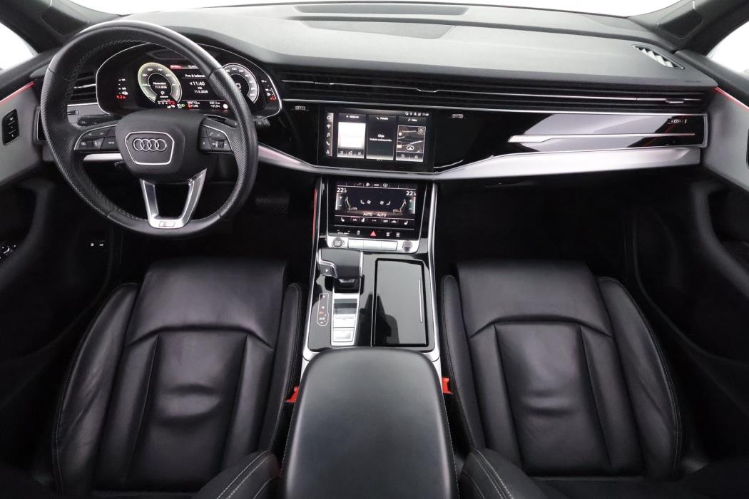 AUDI Q7 2021