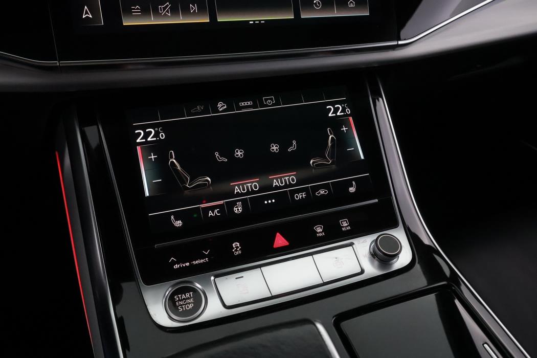 AUDI Q7 2021