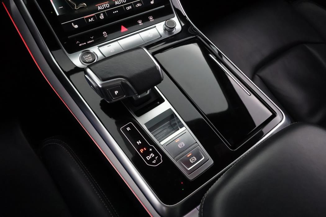 AUDI Q7 2021