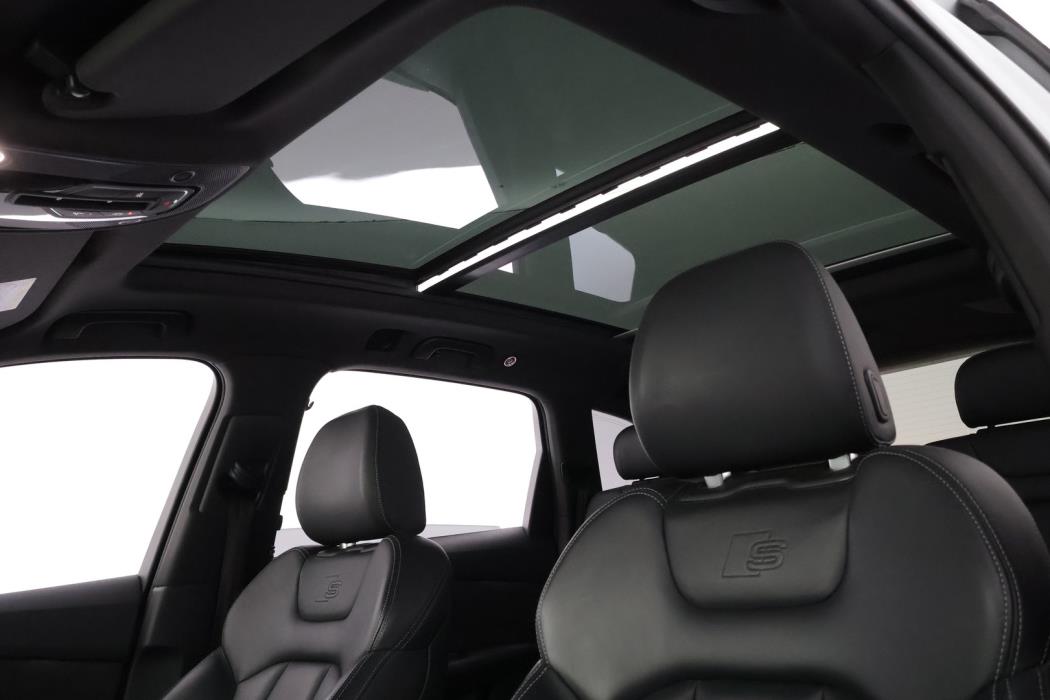 AUDI Q7 2021