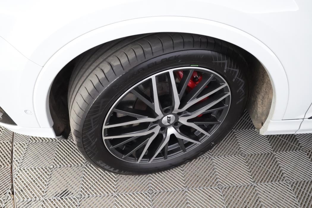 AUDI Q7 2021
