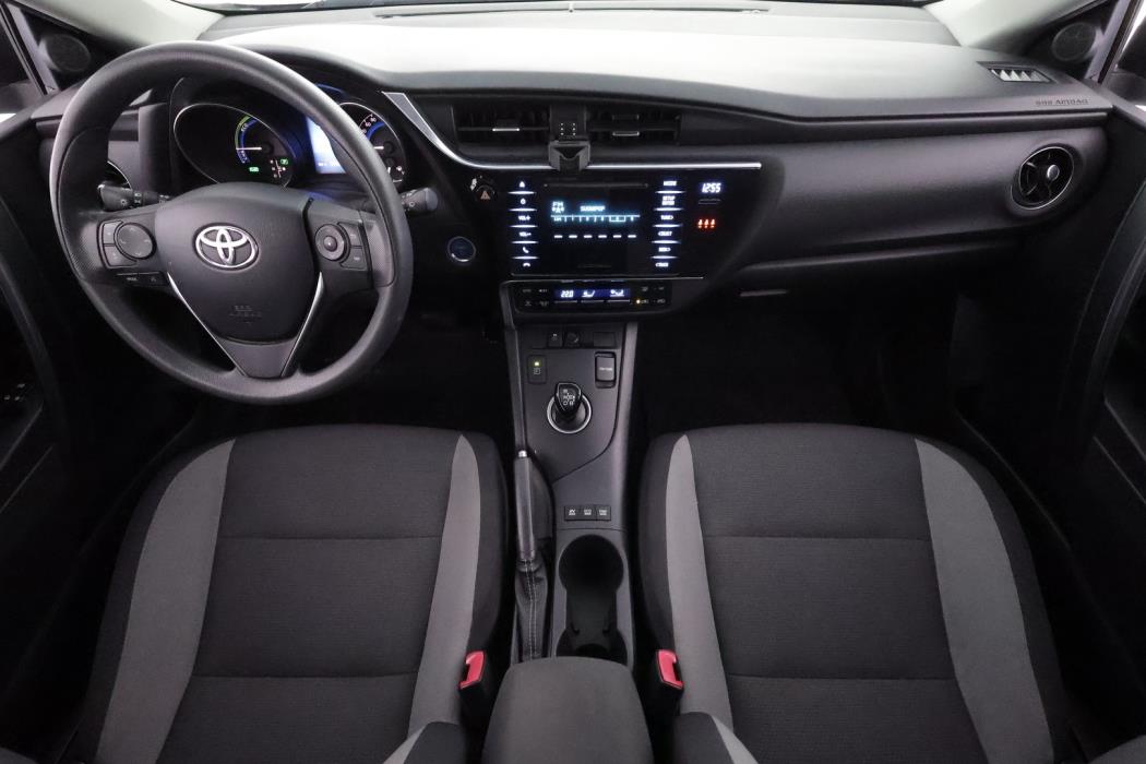TOYOTA Auris 2016