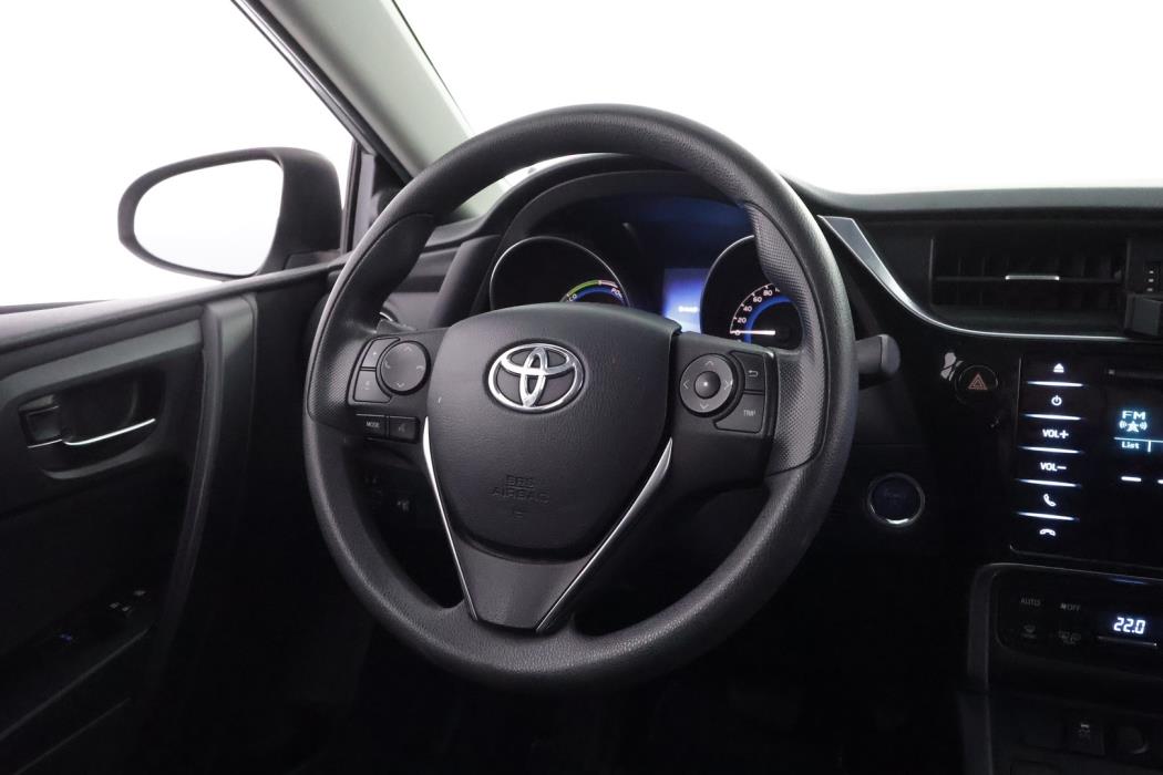 TOYOTA Auris 2016