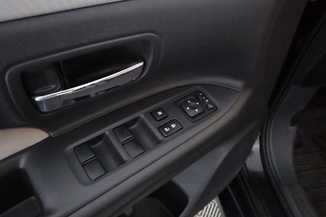 MITSUBISHI Outlander PHEV 2015