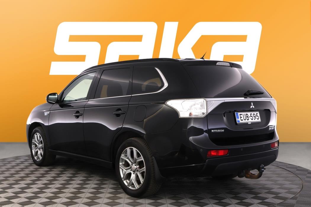 MITSUBISHI Outlander PHEV 2015