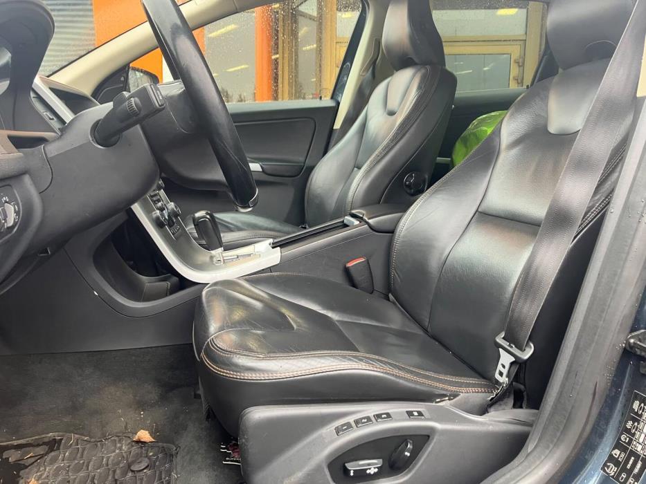 VOLVO XC60 2012