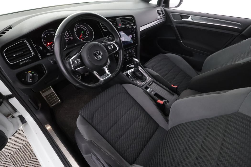 VOLKSWAGEN Golf 2018