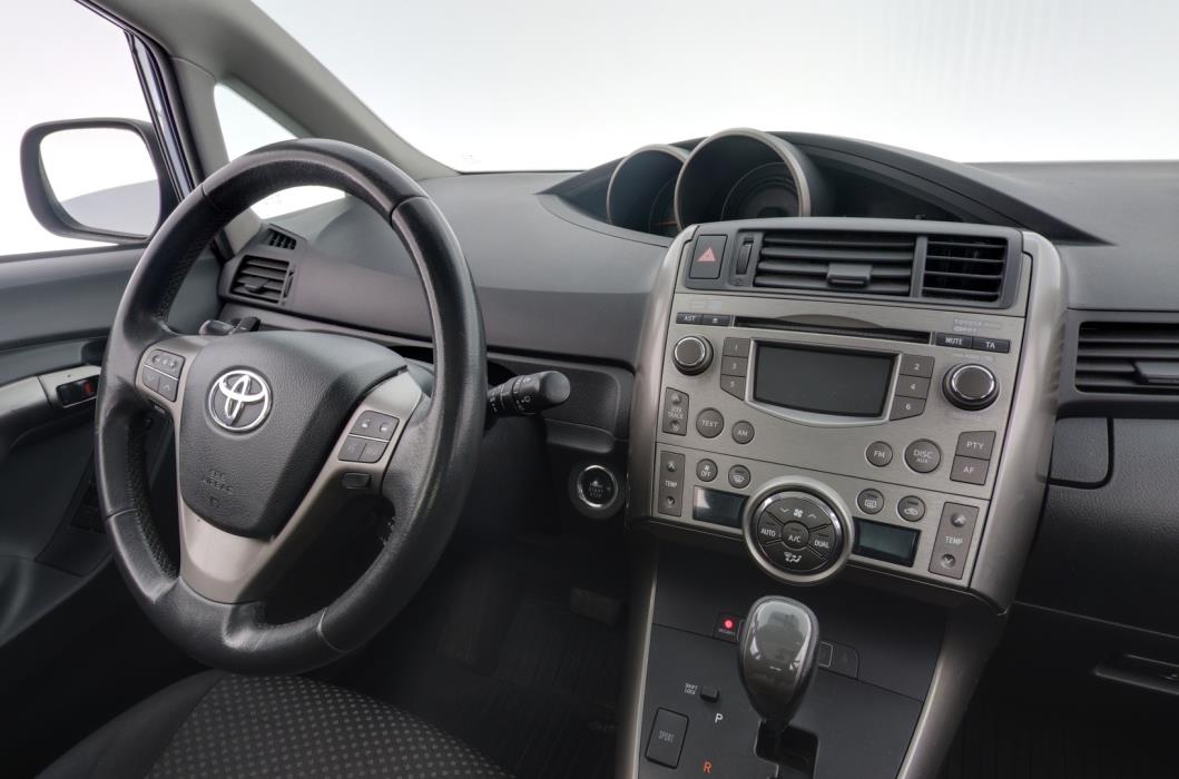 TOYOTA Verso 2010