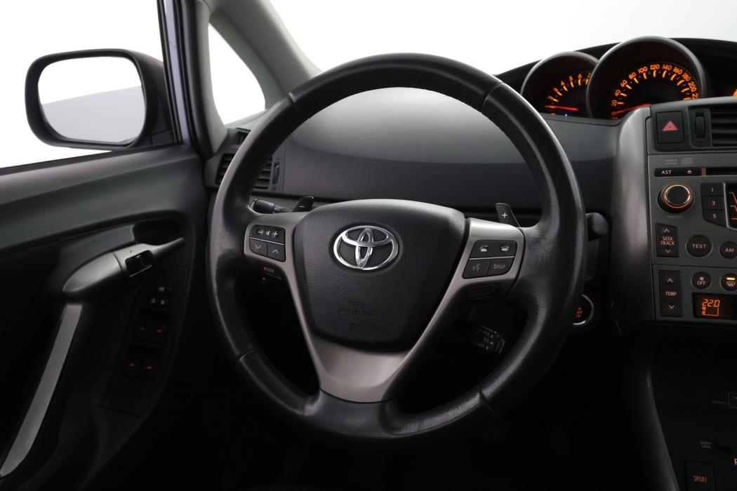 TOYOTA Verso 2010