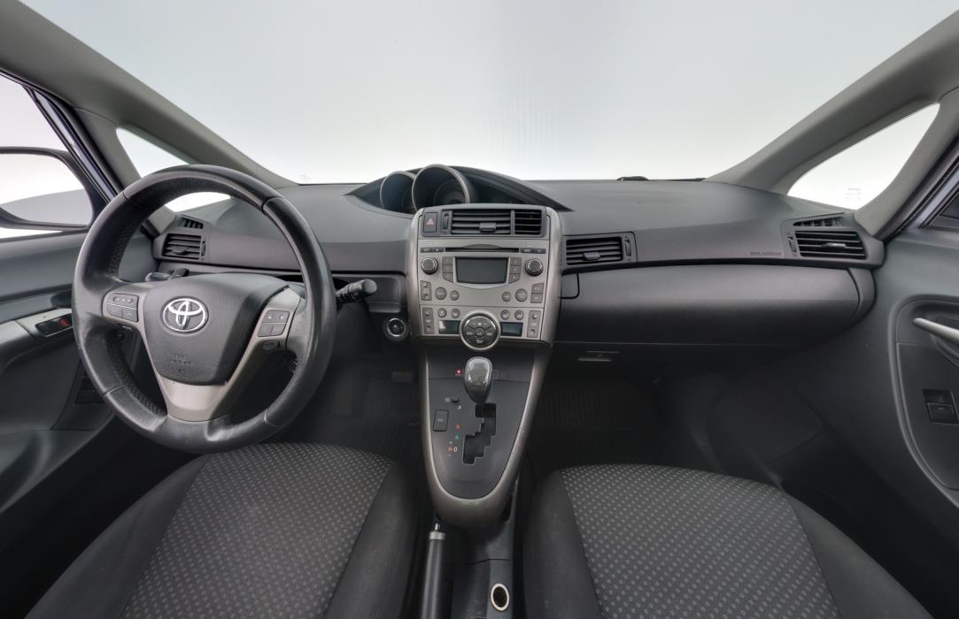 TOYOTA Verso 2010