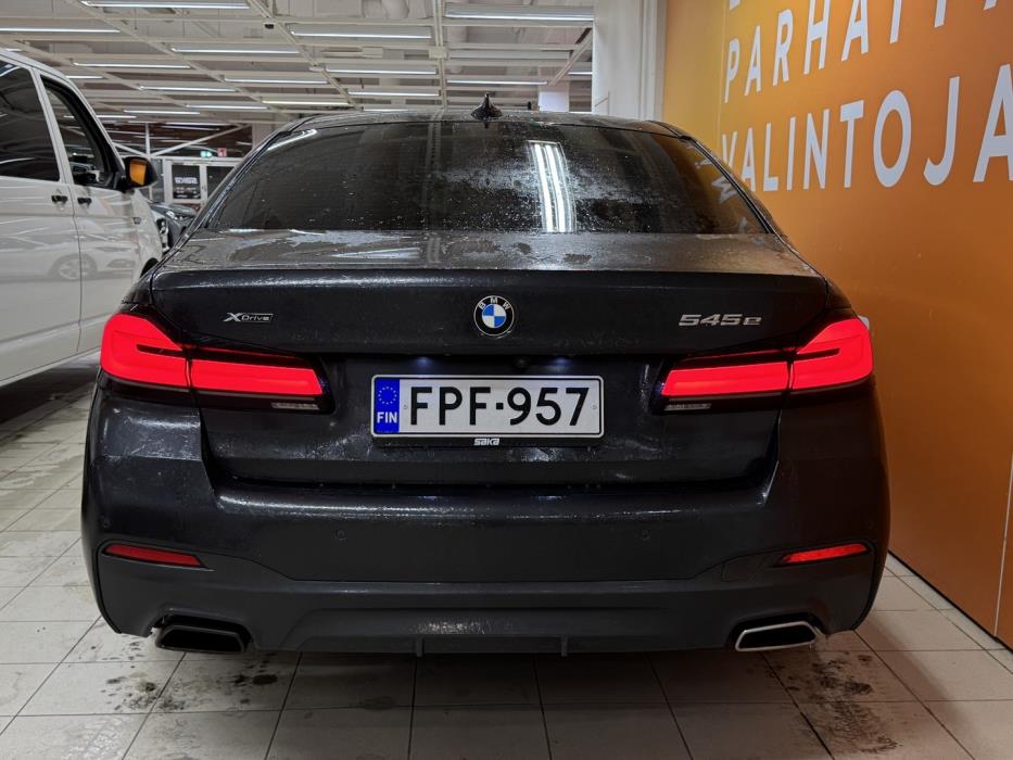 BMW 545 2021