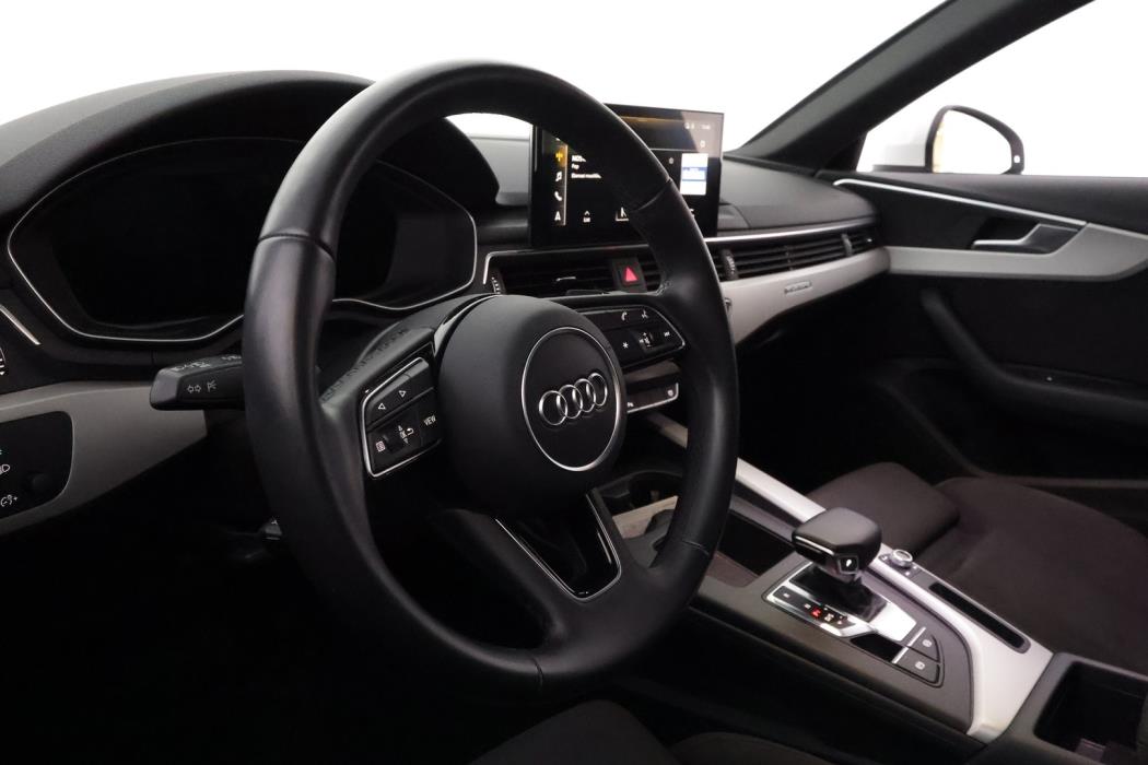 AUDI A4 2022
