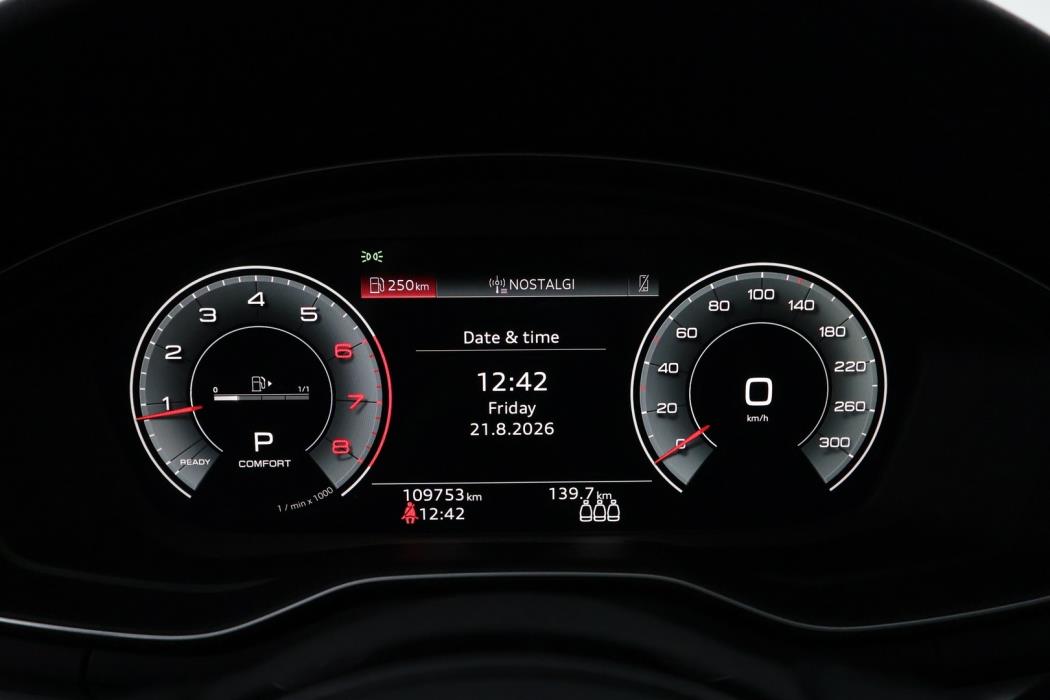AUDI A4 2022
