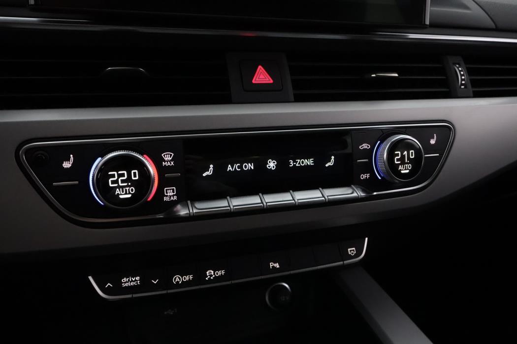AUDI A4 2022