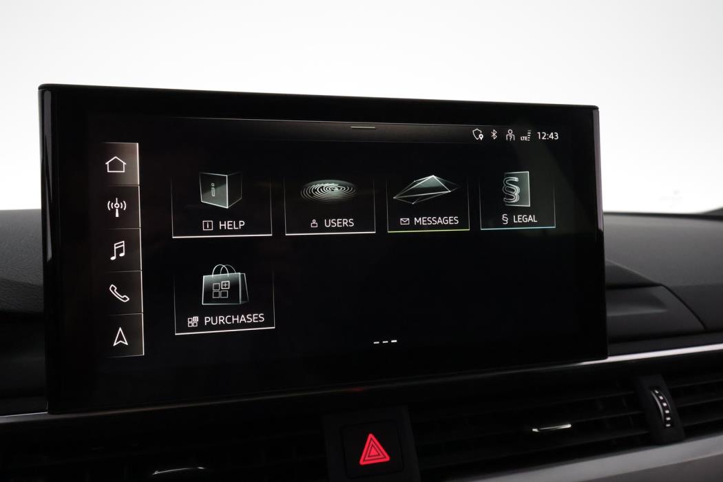 AUDI A4 2022