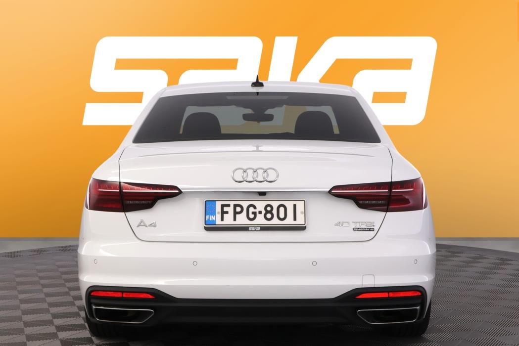 AUDI A4 2022