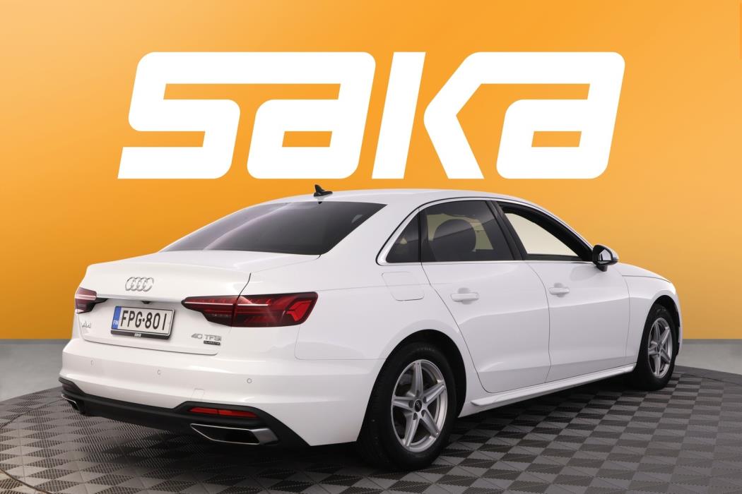 AUDI A4 2022