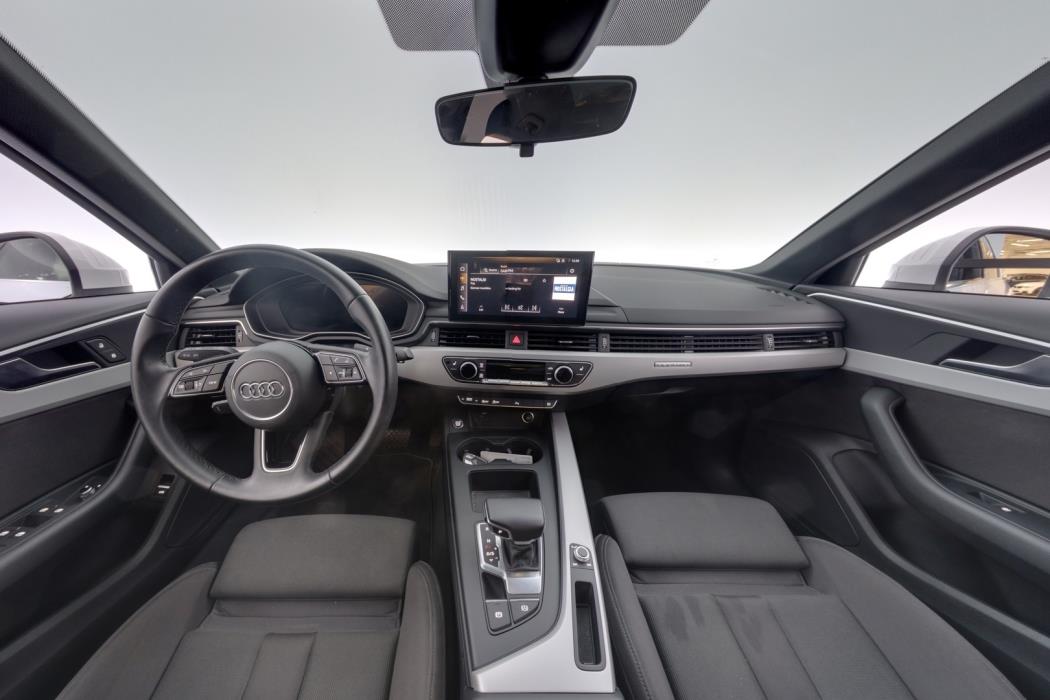 AUDI A4 2022