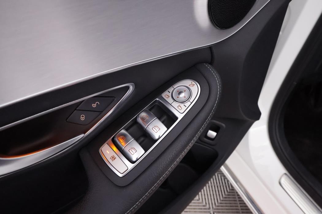 MERCEDES-BENZ C 2019
