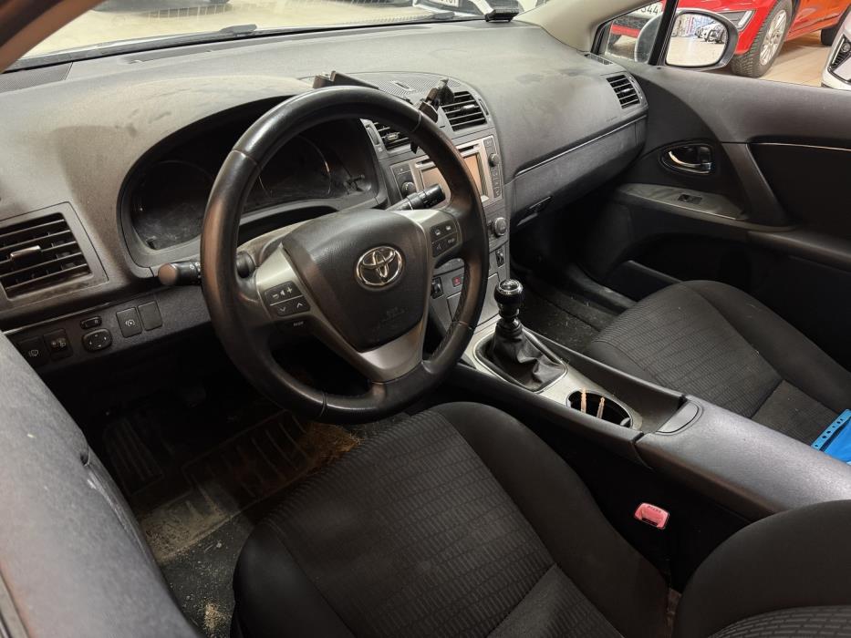 TOYOTA Avensis 2009