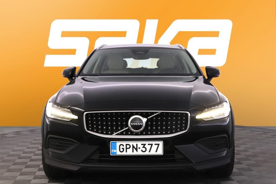 VOLVO V60 Cross Country 2023