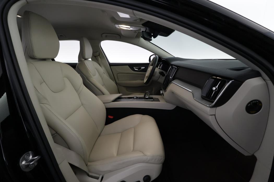 VOLVO V60 Cross Country 2023