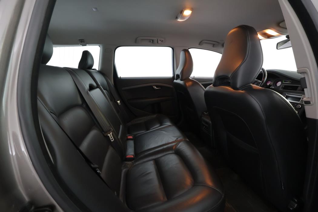 VOLVO V70 2010