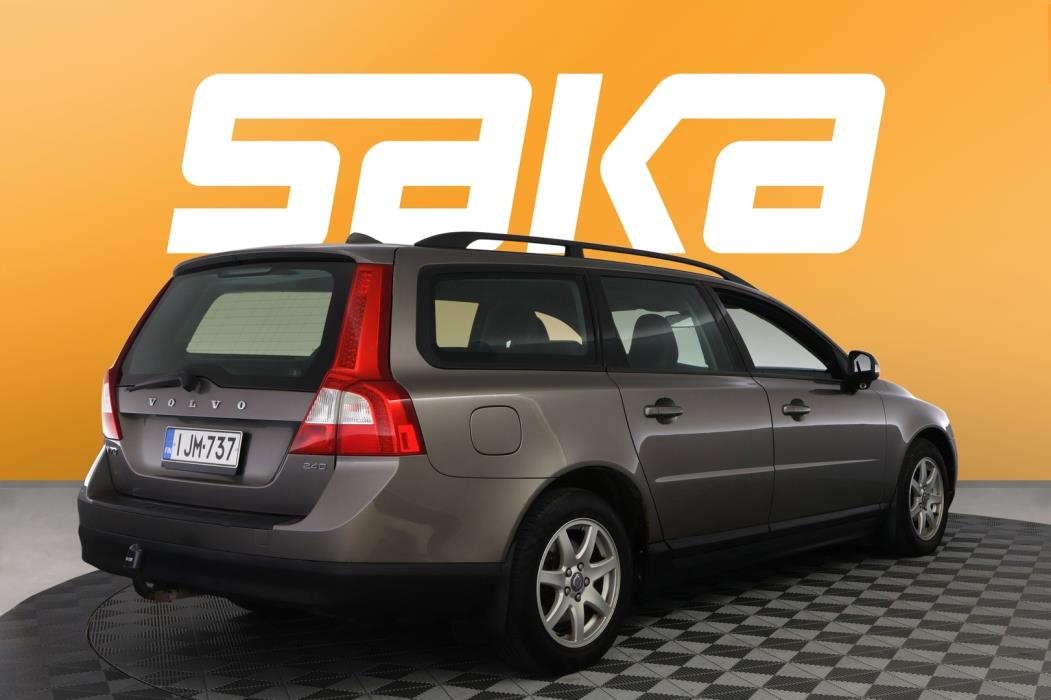 VOLVO V70 2010