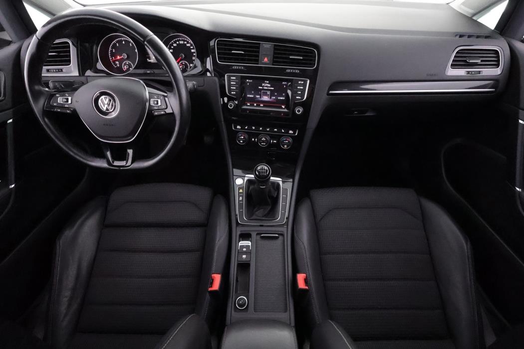 VOLKSWAGEN Golf 2014