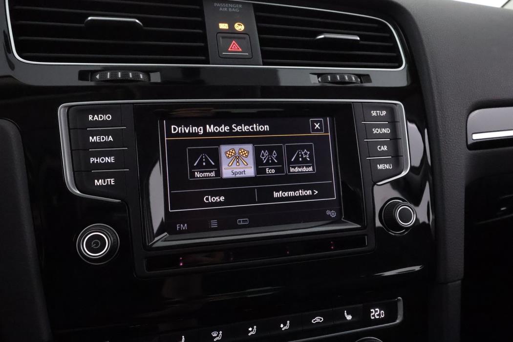 VOLKSWAGEN Golf 2014