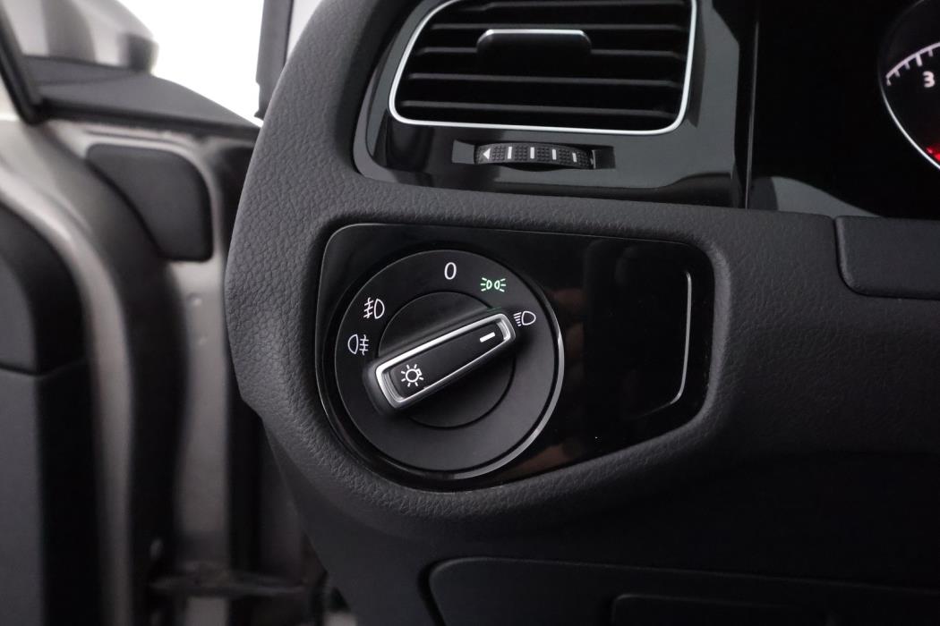 VOLKSWAGEN Golf 2014