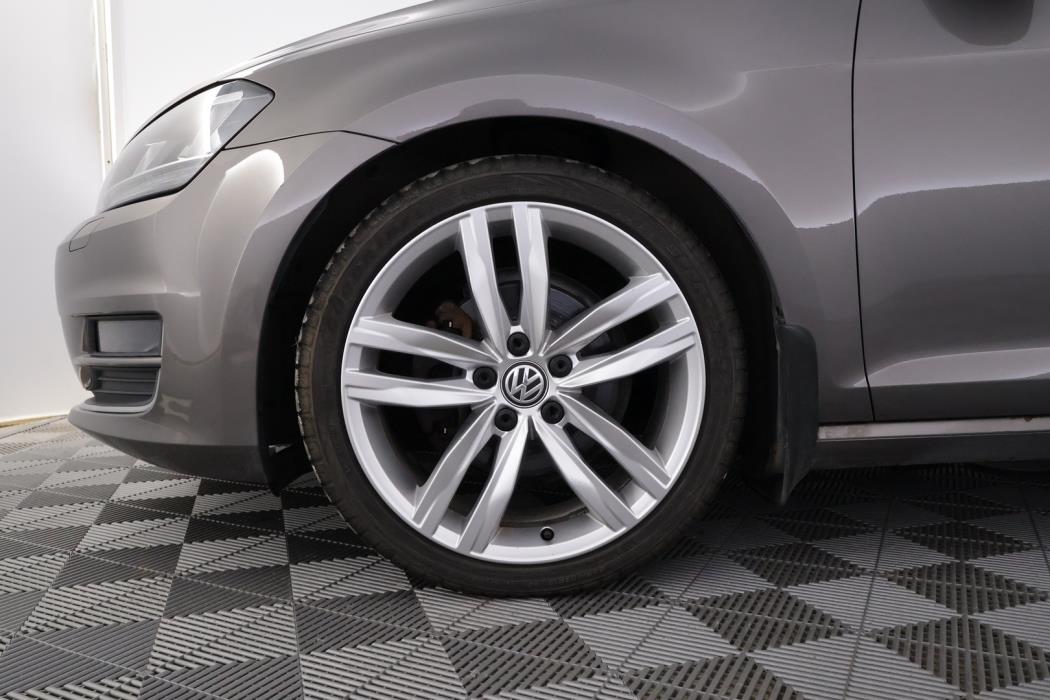 VOLKSWAGEN Golf 2014