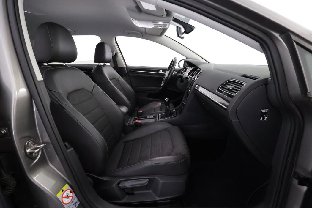 VOLKSWAGEN Golf 2014