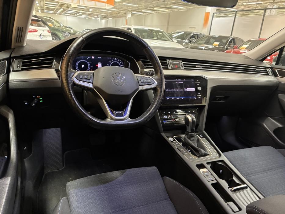 VOLKSWAGEN Passat 2022