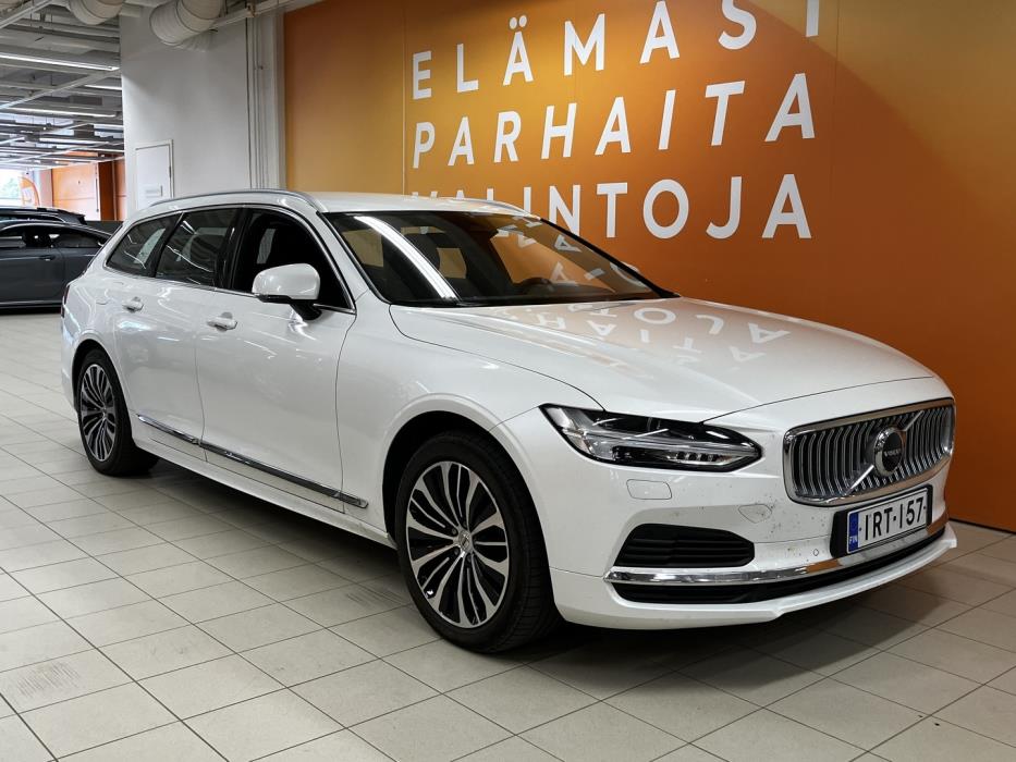 VOLVO V90 2023