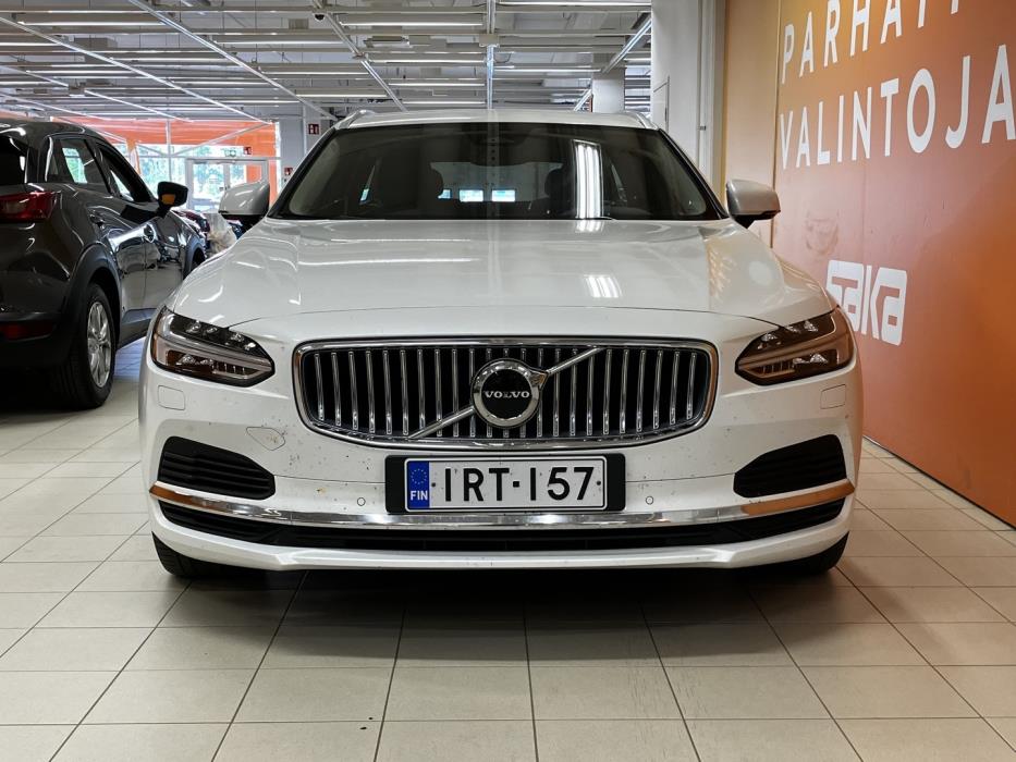 VOLVO V90 2023