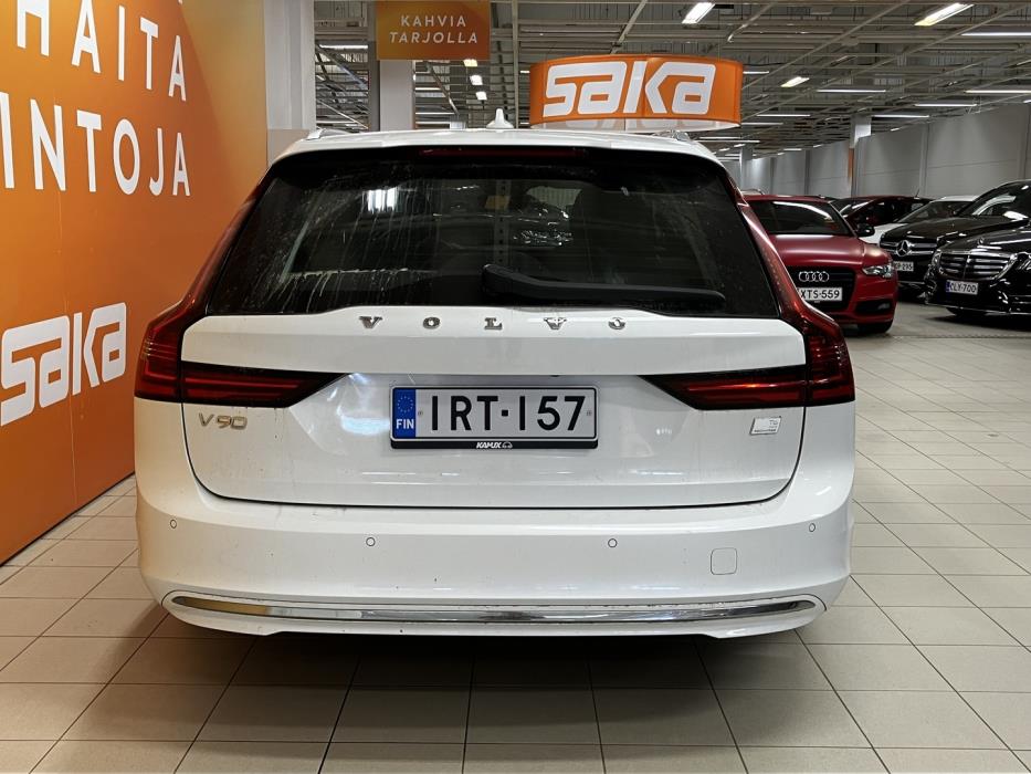 VOLVO V90 2023