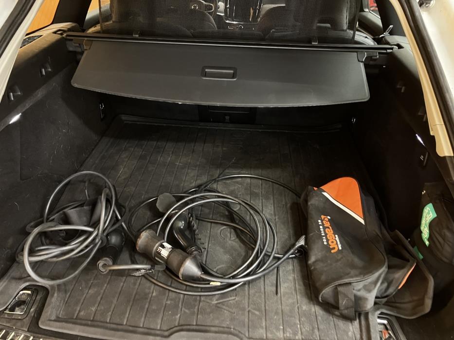 VOLVO V90 2023