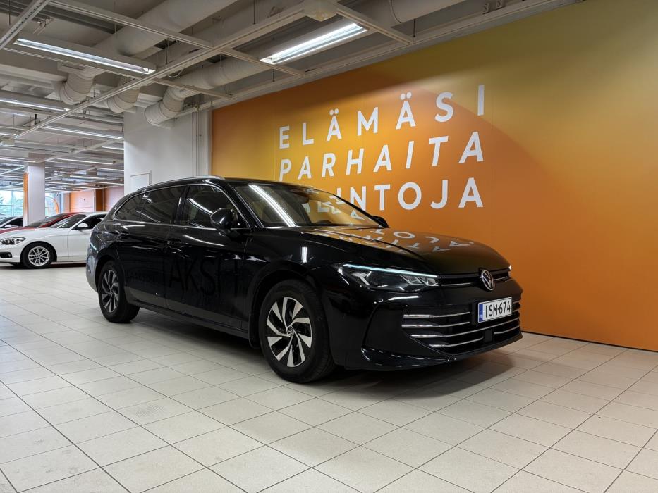 VOLKSWAGEN Passat 2024