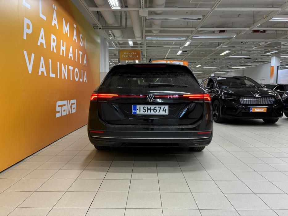VOLKSWAGEN Passat 2024