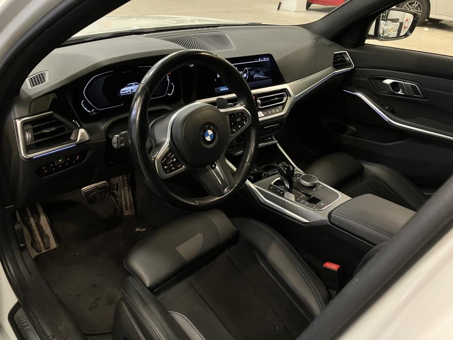 BMW 330 2021