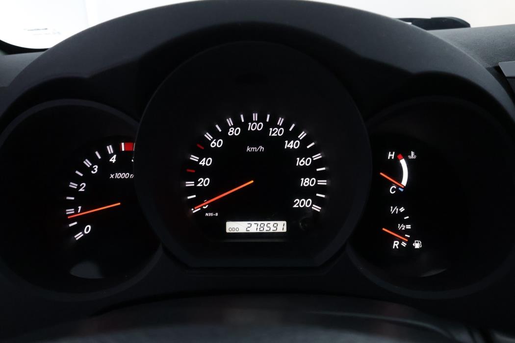 TOYOTA Hilux 2010