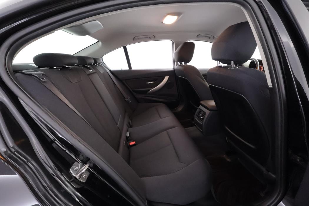BMW 320 2012