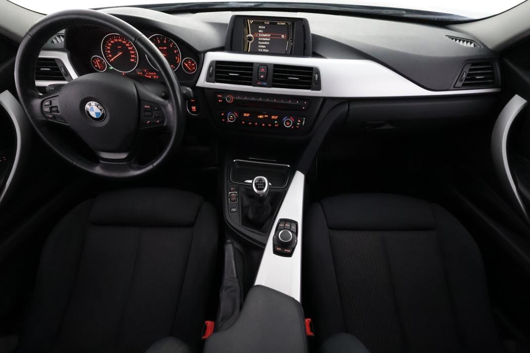 BMW 320 2012