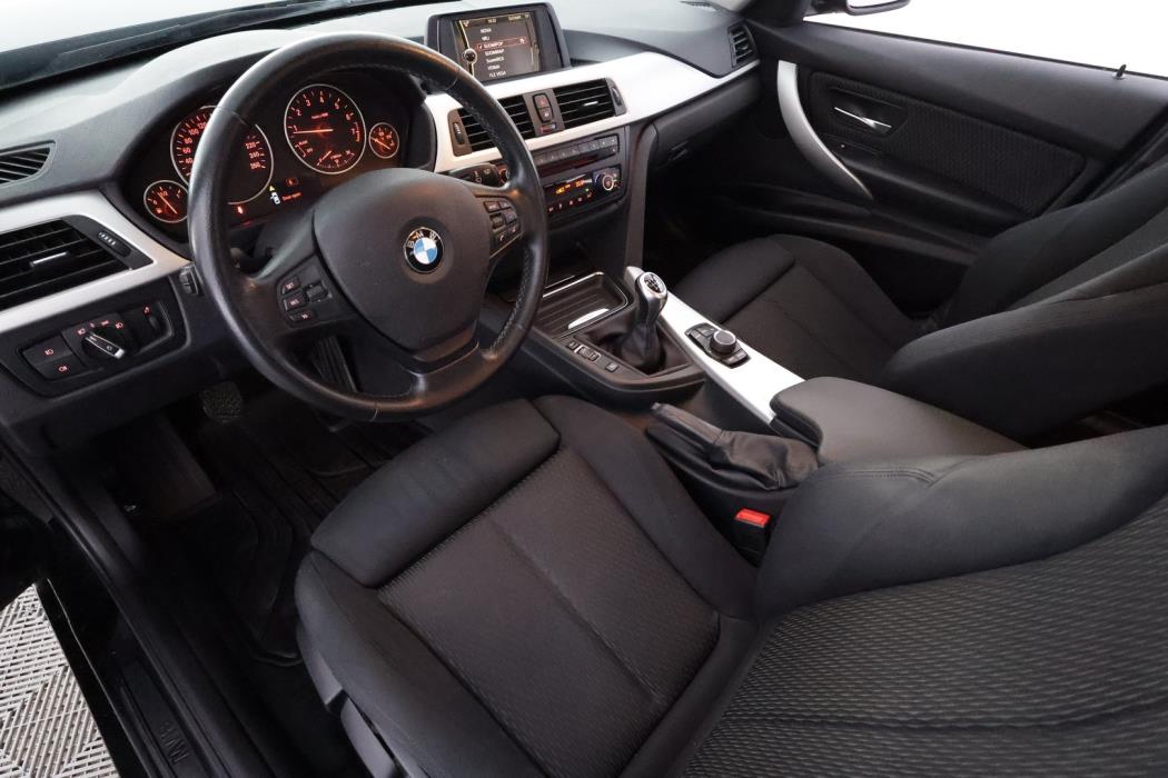 BMW 320 2012