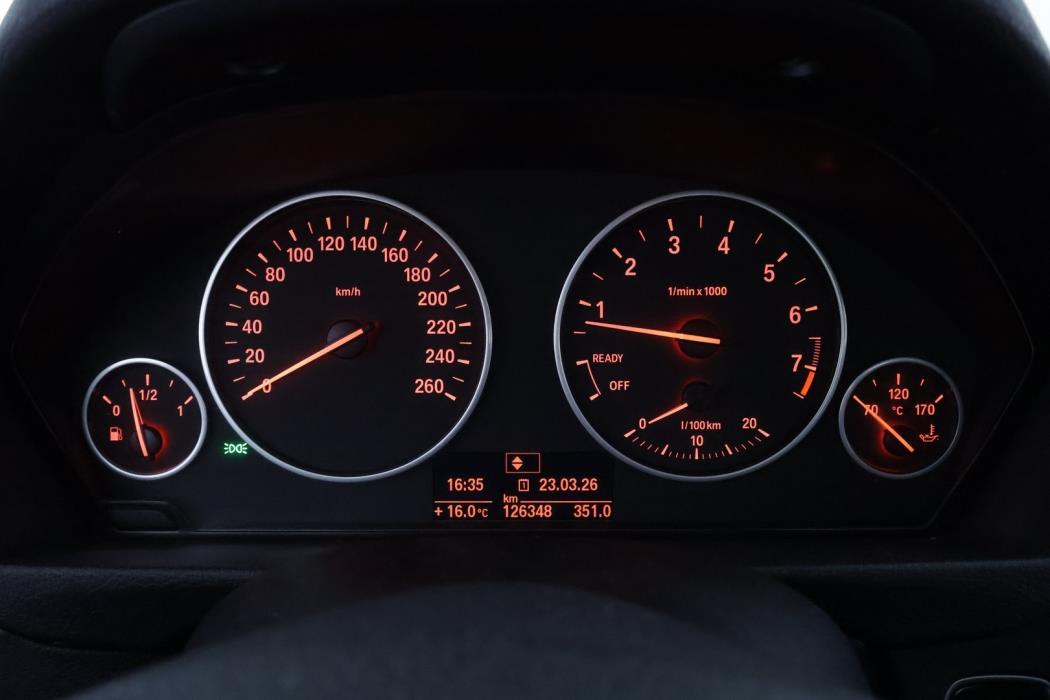 BMW 320 2012