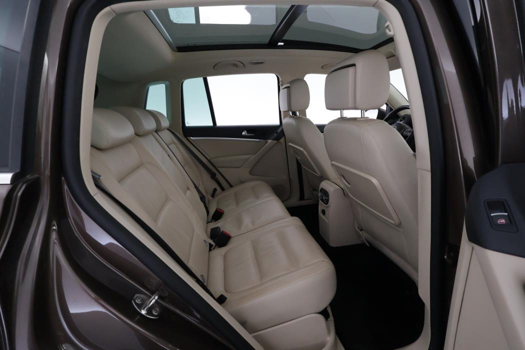 VOLKSWAGEN Tiguan 2012