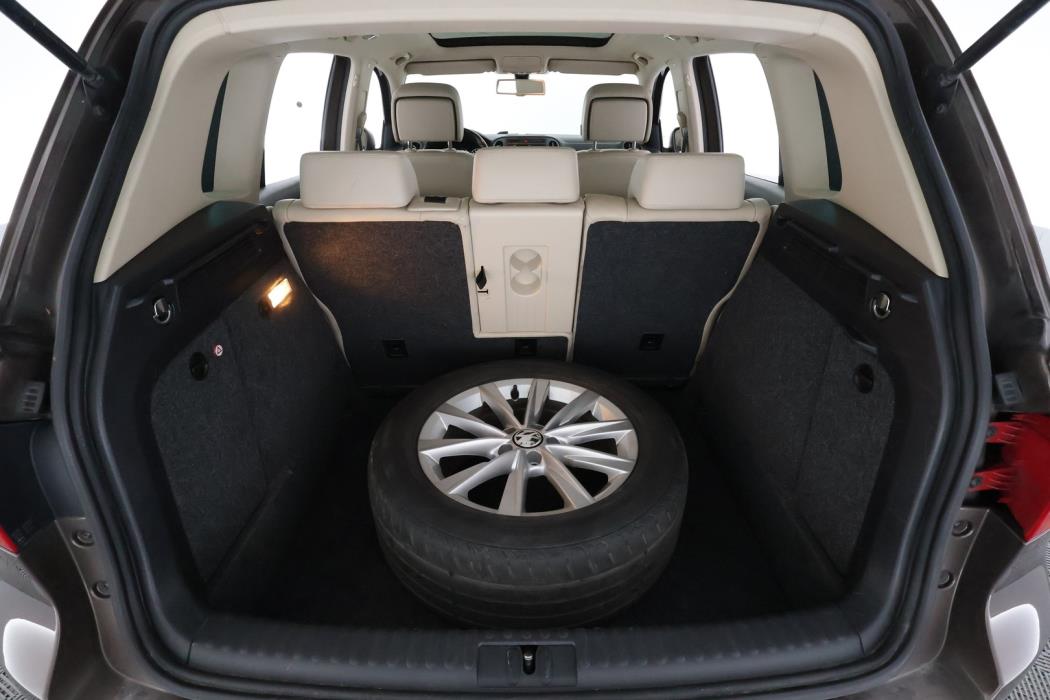 VOLKSWAGEN Tiguan 2012